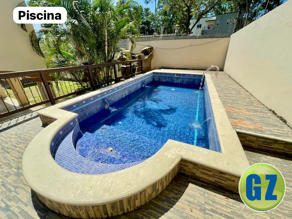 Venta de Casa en Res. Lomas del Pedregal 3